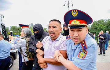 «Выборы» в Казахстане: задержаны более 500 человек