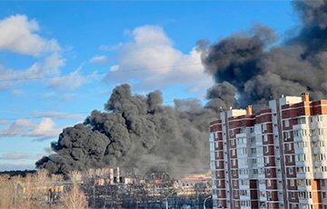 В московитском Екатеринбурге горит завод, использующийся в военных целях