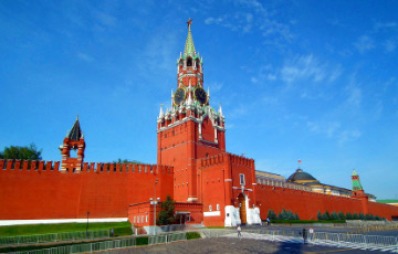 Кремлевские башни затрещали