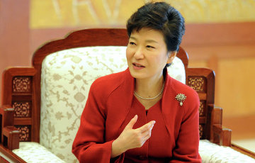 Экс-президента Южной Кореи приговорили к 25 годам заключения