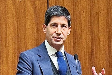 Новый глава ФРС США Кевин Уорш принес присягу