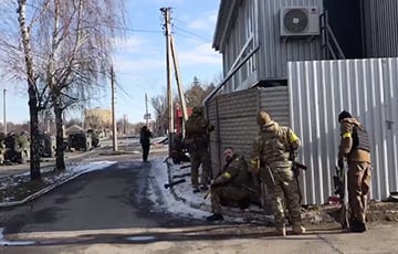 Украинские бойцы «зачищают» Харьков от оккупантов: видеофакт