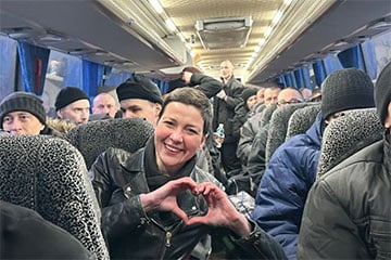 Бабарико, Колесникову, Северинца и еще более 100 политзаключенных вывезли в Украину