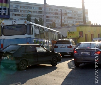 Пассажирский автобус столкнулся с БМВ в центре Минска