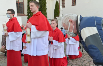 Лукашисты не разрешили католикам провести крестный ход в Барановичах