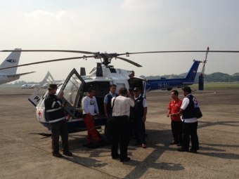 Первые спасатели МЧС РФ прибыли в Индонезию