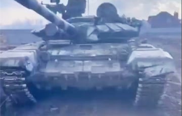 ВСУ показали захваченный московитский танк Т-72 с полным боекомплектом