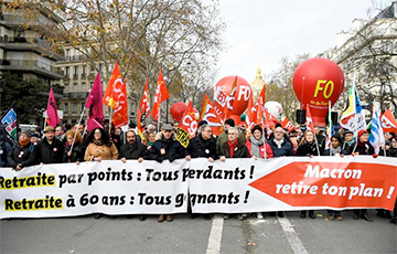 Во Франции возобновились протесты из-за пенсионной реформы