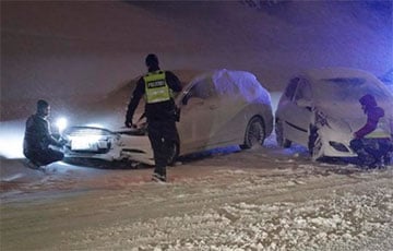 В Эстонии бушует снежная буря: фоторепортаж