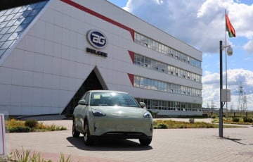 Минчанин: Belgee X70 через 100 км превратилась в груду металла