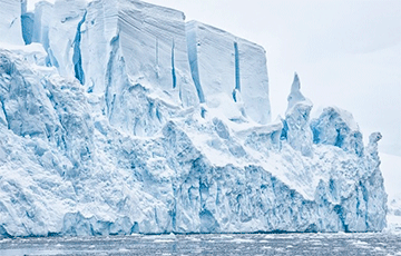 Гренландия будет продавать воду из тающих ледников