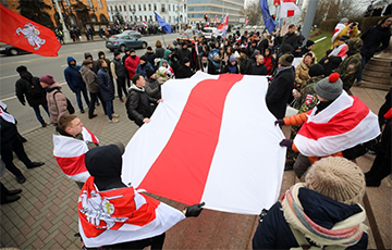 Большой фоторепортаж: Как белорусы протестовали против «интеграции»
