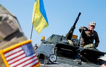 США приостановили военную помощь Украине