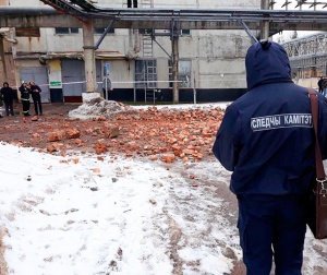 На заводе «Интеграл» обрушилась стена, погибли двое рабочих