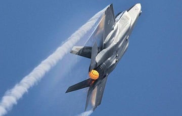 Таинственный треугольный самолет заметили над США