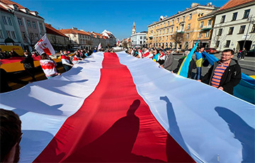Беларусов Литвы приглашают на празднование Дня Воли