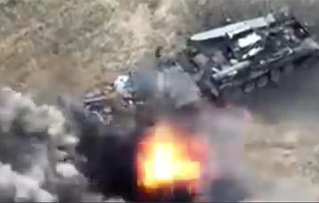 Украинские воины уничтожили московитский танк