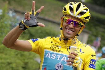 Известный испанский велогонщик Альберто Контадор дисквалифицирован на два года
