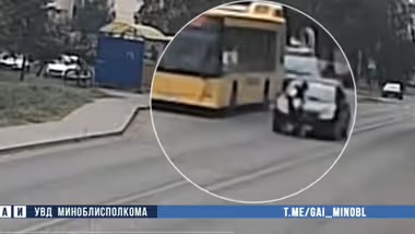 9-летняя девочка бросилась под машину под Минском
