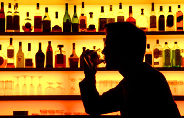 Ученые выяснили, когда будущим отцам нужно перестать употреблять алкоголь