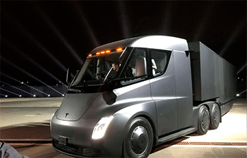 Илон Маск: Электрический тягач Tesla Semi готов к массовому производству