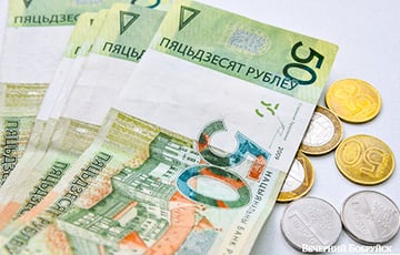 Белорусы из-за санкций сняли с банковских счетов рекордную сумму