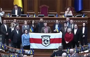 Украинские депутаты: Над вольным Минском снова будет развеваться национальный флаг