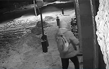 В Светлогорске мужчина «боролся» с входной дверью в магазине