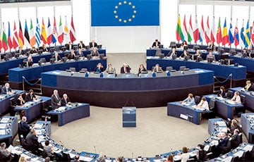 Депутаты Европарламента призвали ЕС немедленно приступить к внедрению четвертого пакета санкций против режима Лукашенко