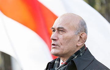 Зенон Позняк: Должна быть санкция на арест Лукашенко