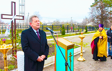 Памятник благодарности украинцев белорусам открыли в Довске