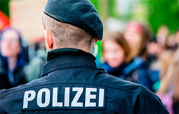 В Дрездене вооруженный мужчина напал на радиостанцию и взял в заложники людей в торговом центре