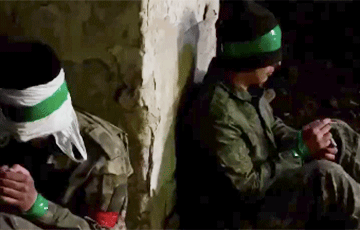 «Нам замполит разрешил»: бойцы ВСУ взяли в плен московитских десантников-наркоманов