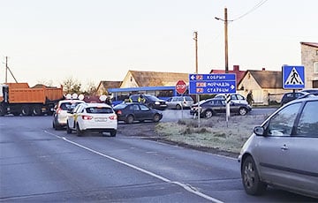 В Барановичах на всех въездах в город установили блокпосты