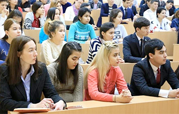 Тысячи студентов из Туркменистана зря учились в Беларуси?
