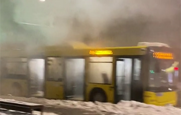 В Минске загорелся автобус МАЗ
