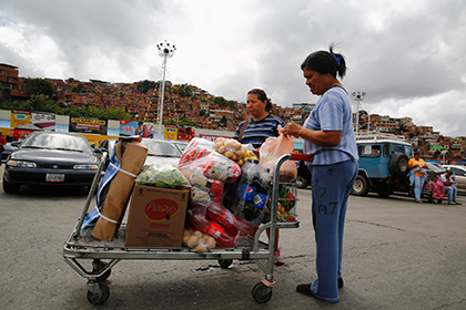 Жителям Венесуэлы запретили покупать продукты чаще двух раз в неделю