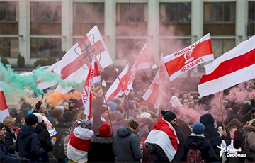 РБК: В Минске люди вышли протестовать против интеграции Беларуси с Россией