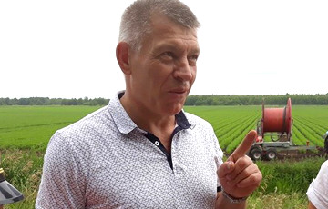 Фермер: Белорусские трактора заходят в поле, а потом думай, чем их притащить