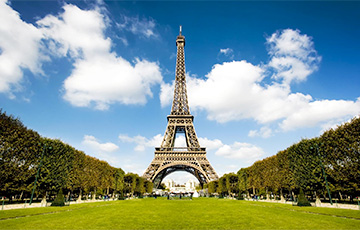 Белорусы Парижа искали «папараць-кветку» под Эйфелевой башней