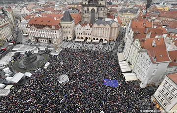 Тысячи чехов вышли на демонстрации за независимость правосудия