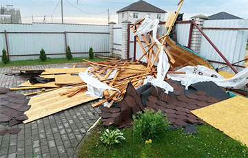 Оборванные провода и поврежденные крыши: МЧС рассказало о последствиях непогоды в Беларуси
