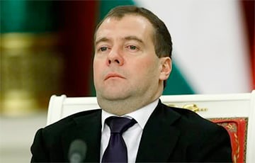 В Медведева залили чернила