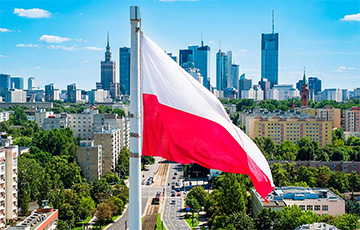 Важные изменения для беларусов Польши: проездной документ признали эквивалентом паспорта