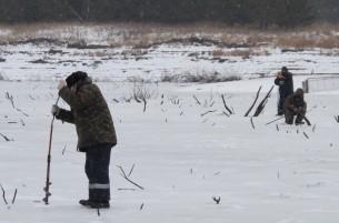 Толщина льда на белорусских водоемах доходит до 38 см