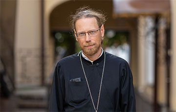 Православный священник: Мы вместе стоим против зла