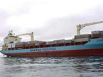 Американцы отбили у сомалийских пиратов свой контейнеровоз