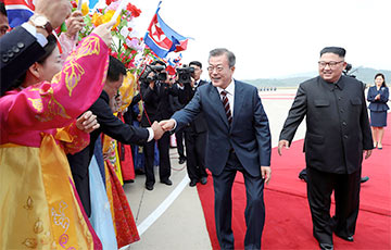 Лидер Южной Кореи впервые за 11 лет прилетел в Пхеньян