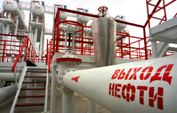 Bloomberg: За неделю экспорт нефти из Московии упал на 54%