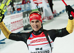 Симон Шемпп выиграл спринт на этапе Кубка мира по биатлону